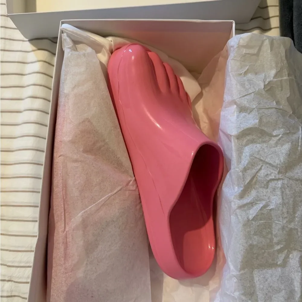 JW PEI Pink Foot-Design Bath Slippers never used - Picture 2 of 4